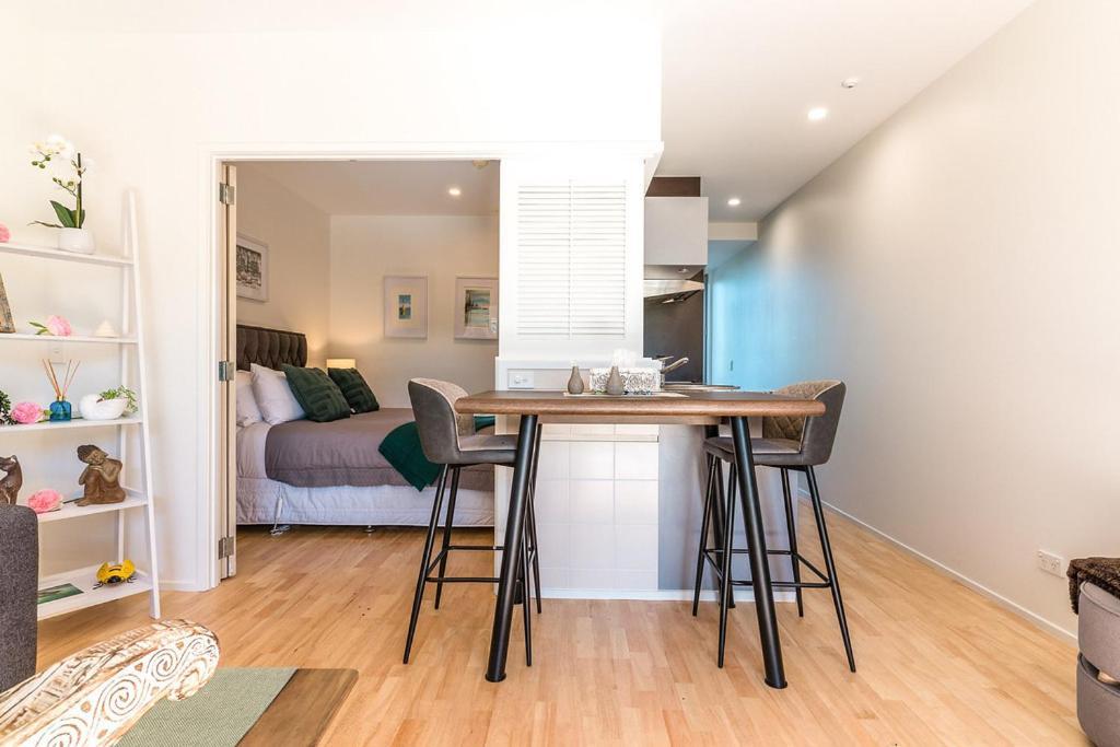 Oneroa Bay Villa Waiheke Экстерьер фото